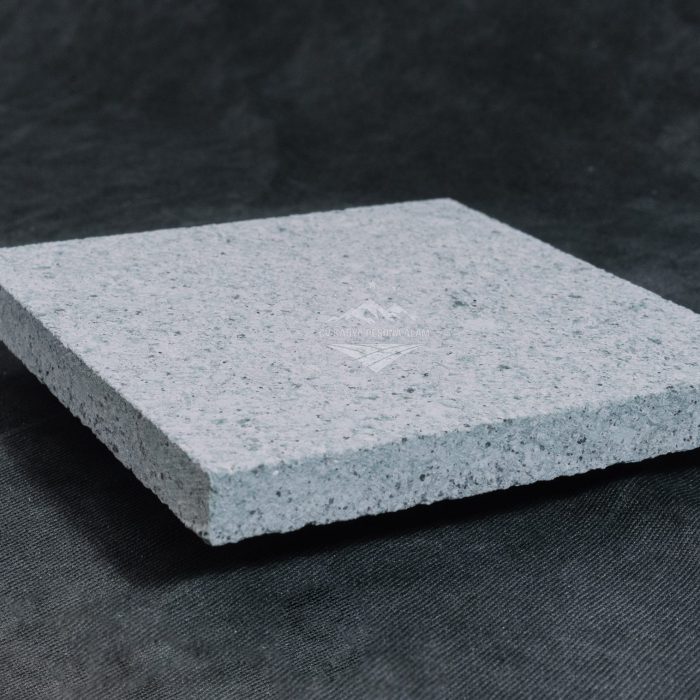 Sawncut Green Stone;